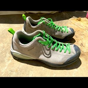 Scarpa stylish men’s low top hiking, trail shoes